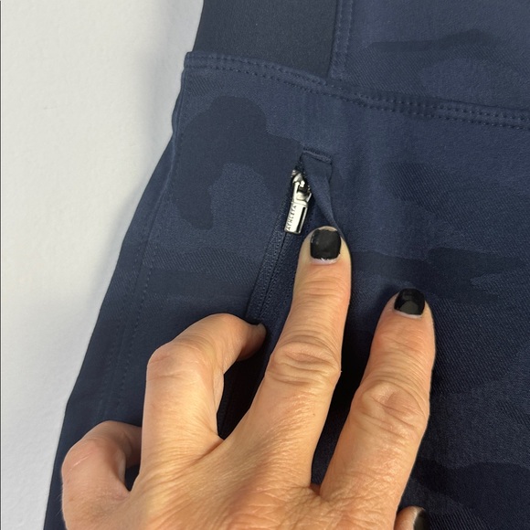 FA23 Athleta Brooklyn Heights Joggers Dress Blue Camo Travel Athleisure Pant 12 - Picture 8 of 16